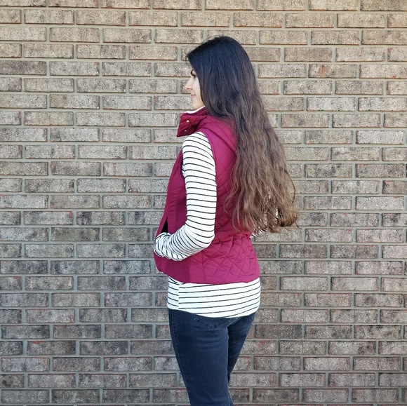 ▫️LAST▫️The Perfect Layer Quilted Hooded Vest - Picture 3 of 8